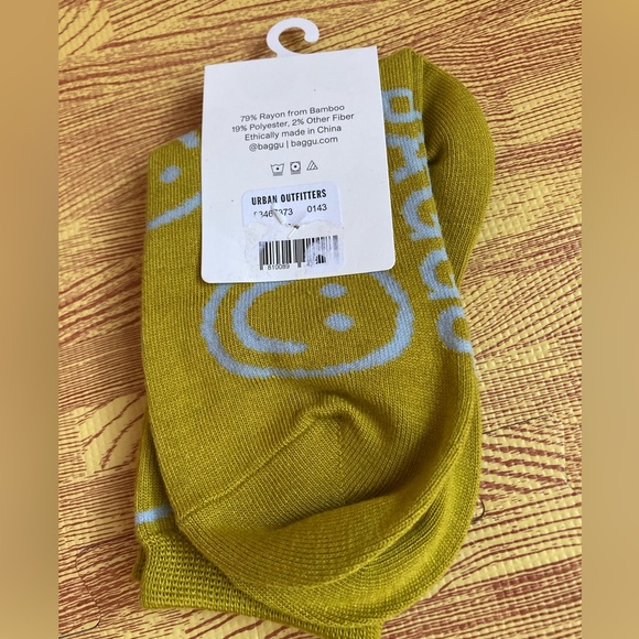 Urban Outfitters, Baggu Smiley Socks, 6-11 - Picture 4 of 6